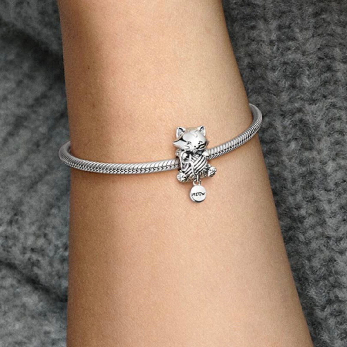 Charm Gatito Y Bola De Estambre