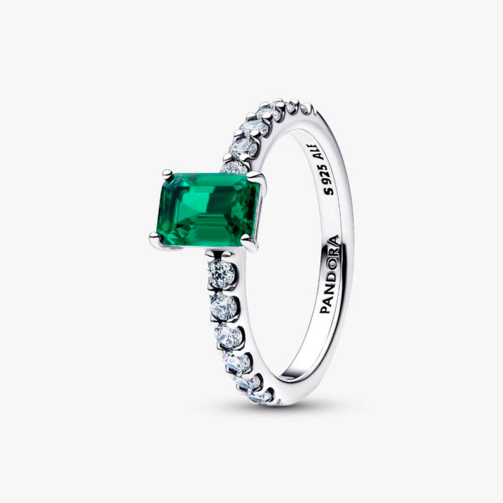 Anillo de plata .925 con zirconia verde rectangular